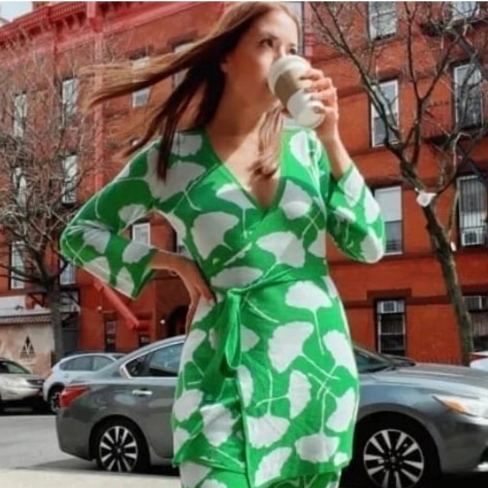 Diane Von Furstenberg Bold Print Wrap Knit Top‎